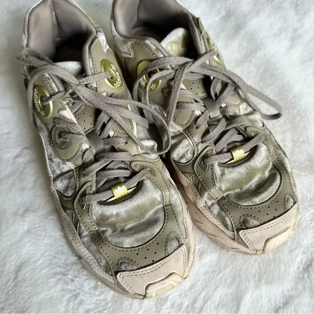 Adidas Astir Green Sneakers Women’s Size 9.5